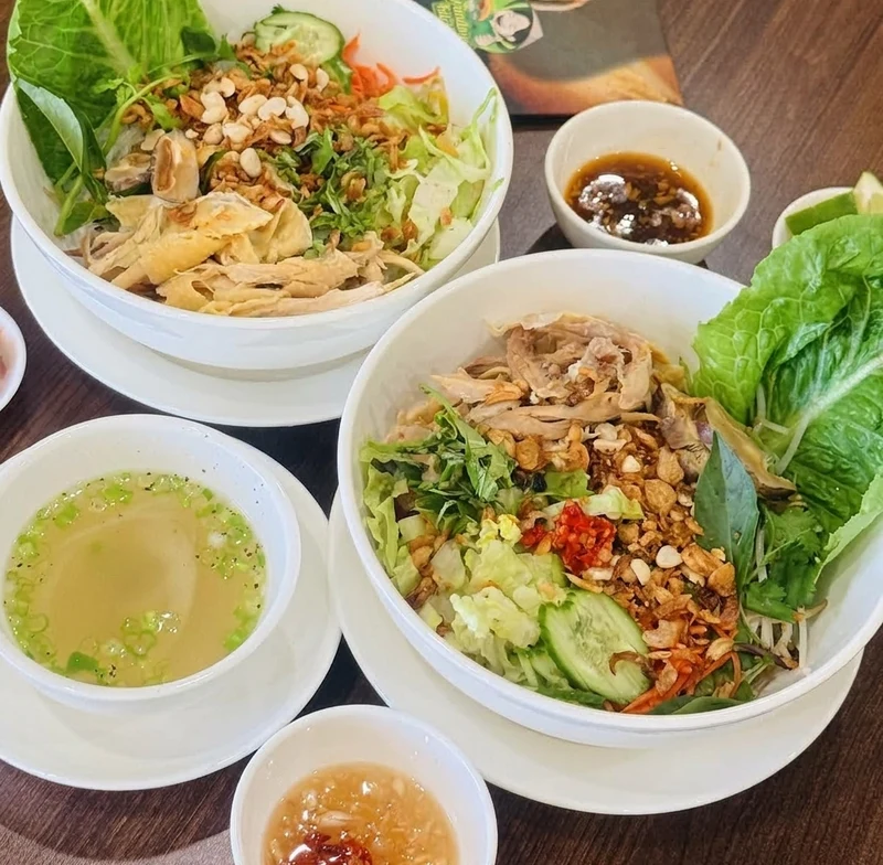 Vietnamese chicken vermicelli bowl at Grandma's Kitchen, Regina